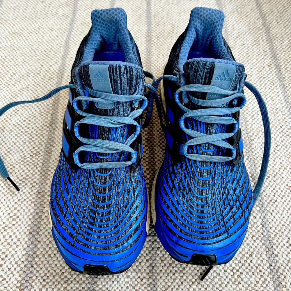Adidas EnergyBoost - Men’s running shoes - Size US 8 - Black and Blue